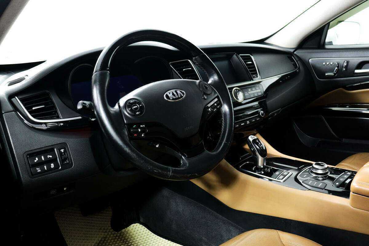 Kia Quoris с пробегом — 2017 год. Фото: #11