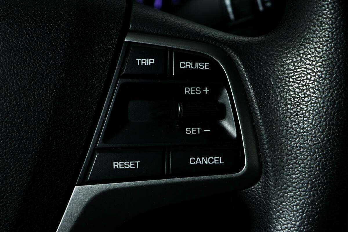 Hyundai Elantra с пробегом — 2018 год. Фото: #14