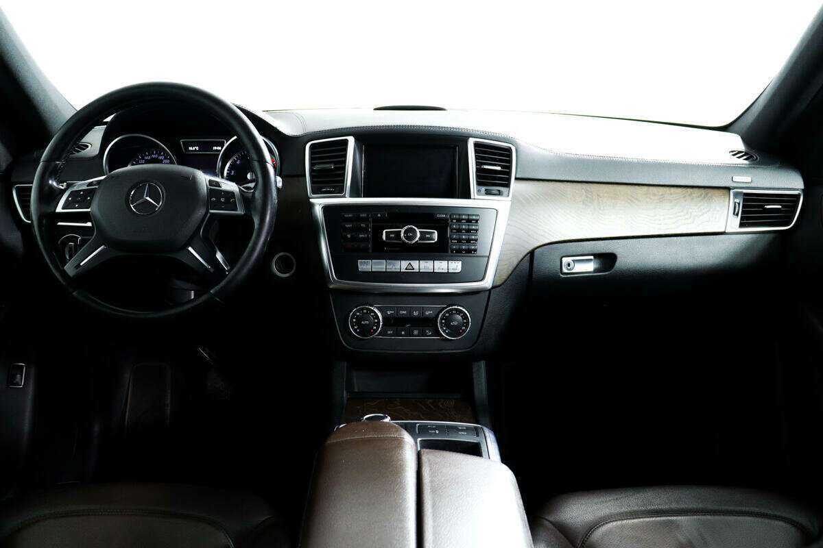Mercedes-Benz GL-Класс с пробегом — 2015 год. Фото: #10
