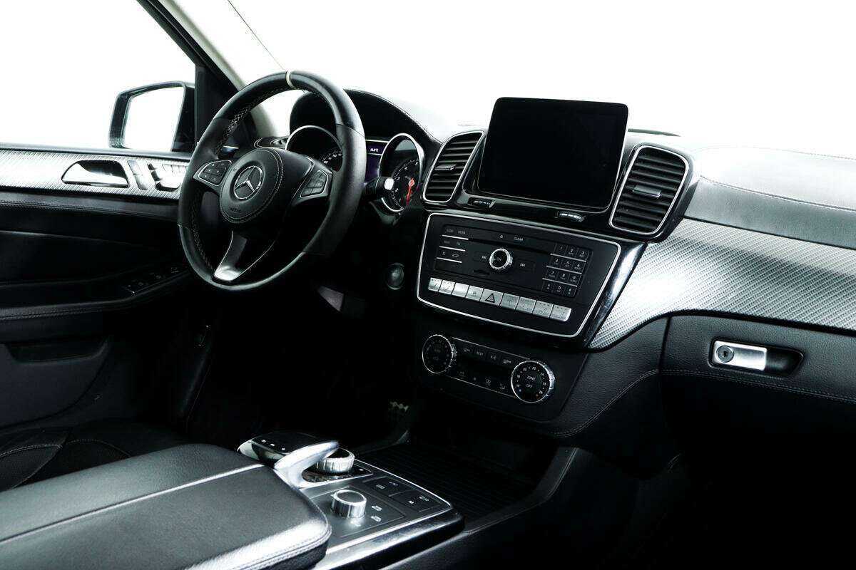 Mercedes-Benz GLE AMG с пробегом — 2017 год. Фото: #8
