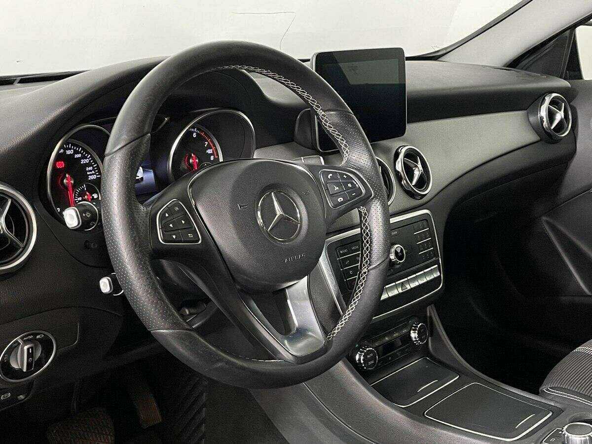 Mercedes-Benz GLA с пробегом — 2017 год. Фото: #12