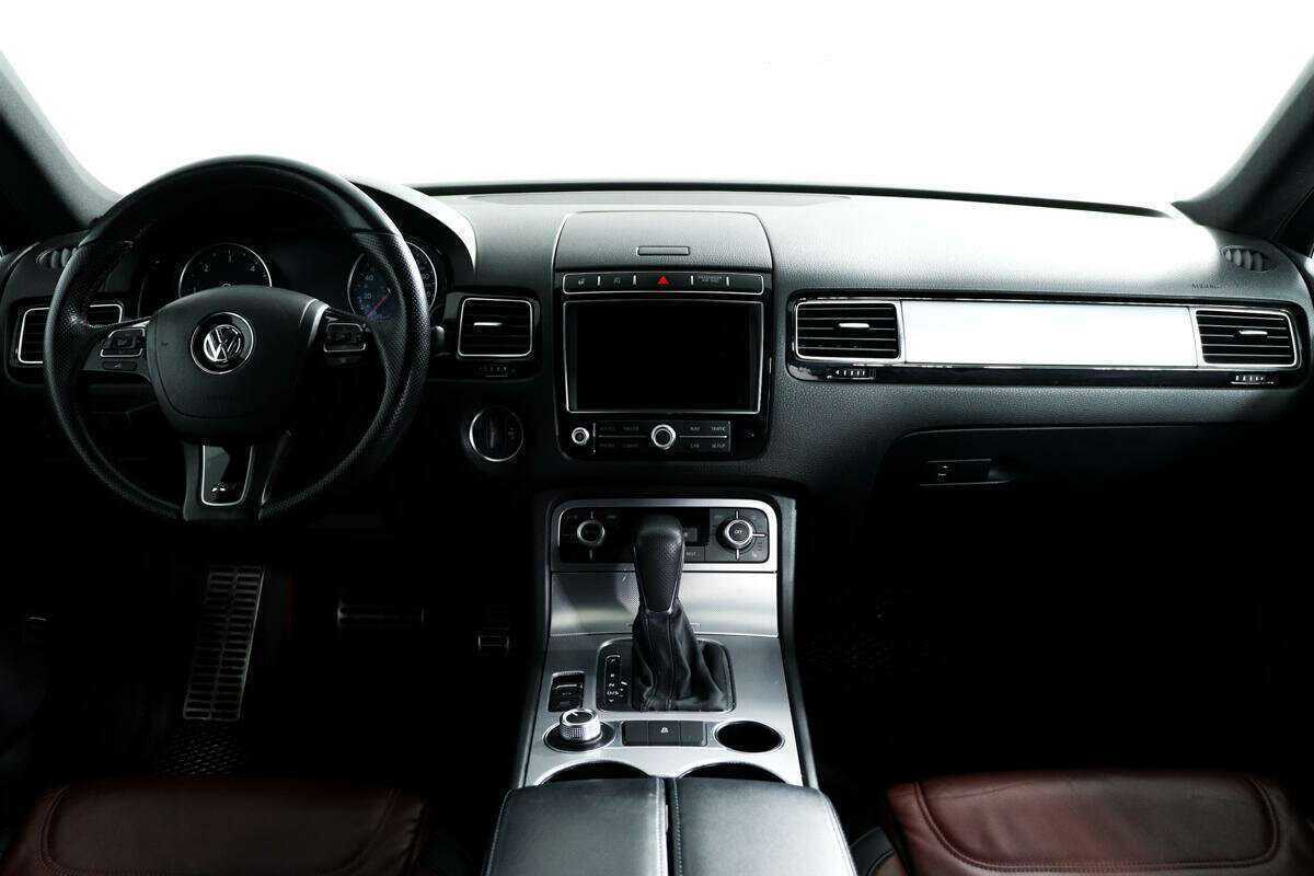 Volkswagen Touareg с пробегом — 2016 год. Фото: #10