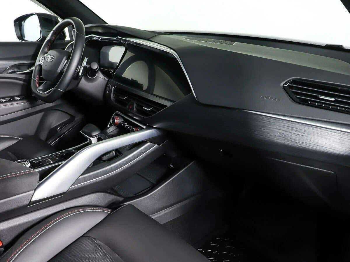 Geely Tugella с пробегом — 2023 год. Фото: #8