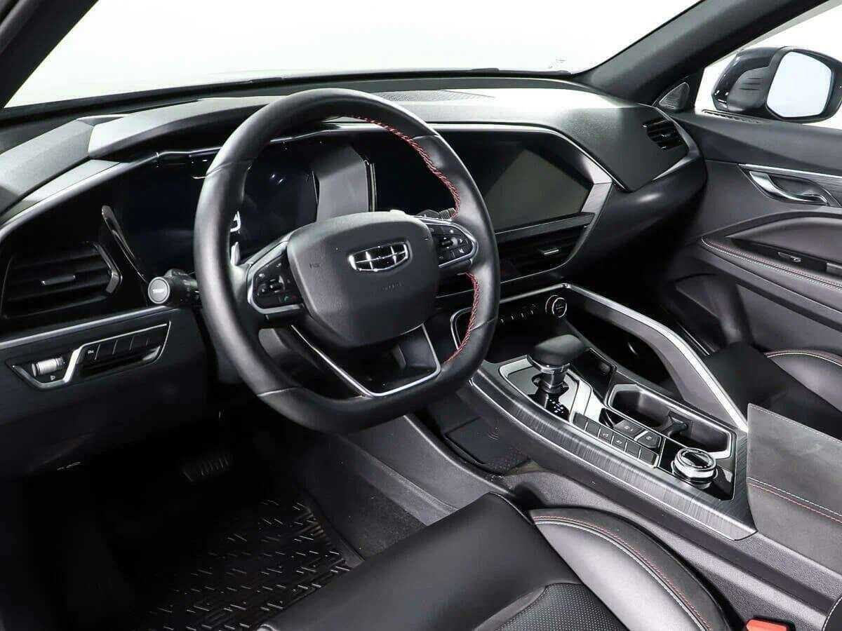 Geely Tugella с пробегом — 2023 год. Фото: #13