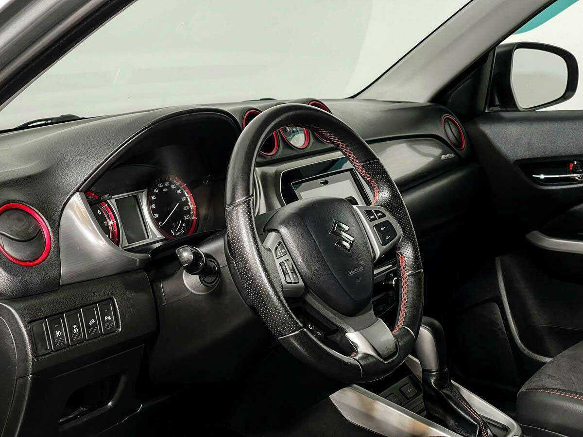 Suzuki Vitara с пробегом — 2017 год. Фото: #11