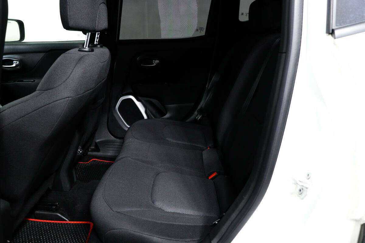 Jeep Renegade с пробегом — 2018 год. Фото: #11