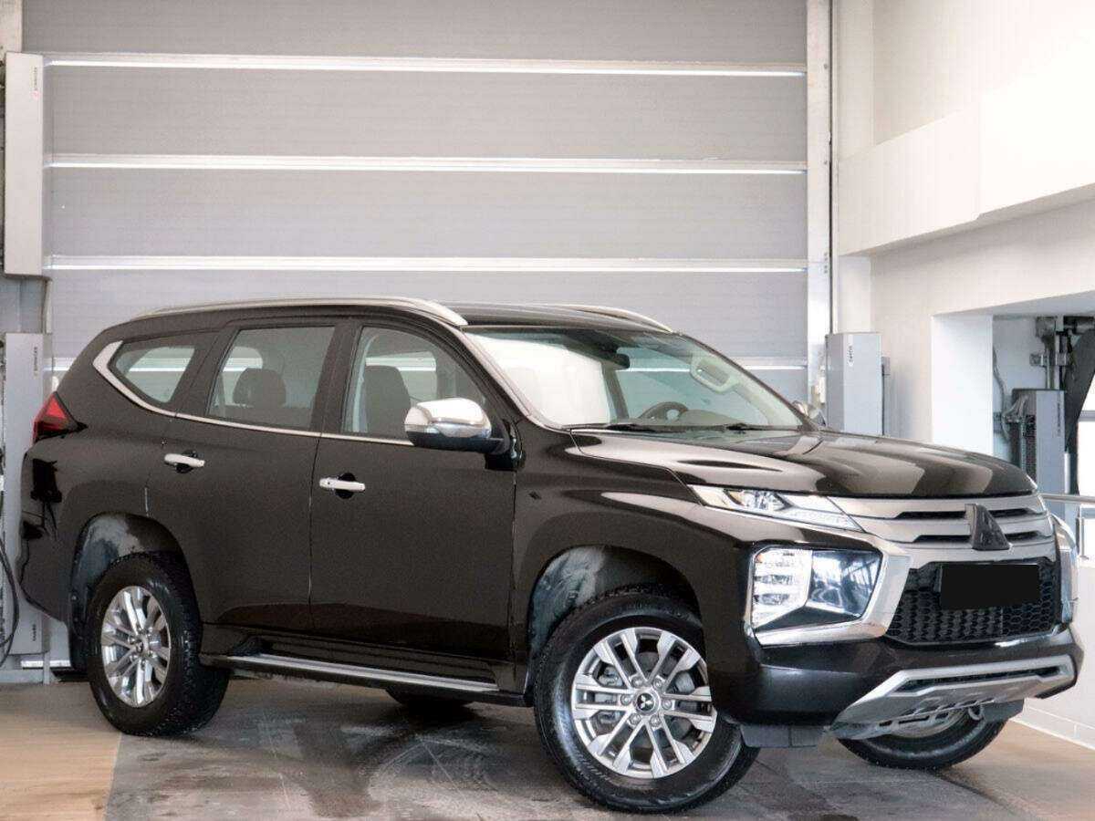 Mitsubishi Pajero Sport с пробегом — 2021 год. Фото: #2