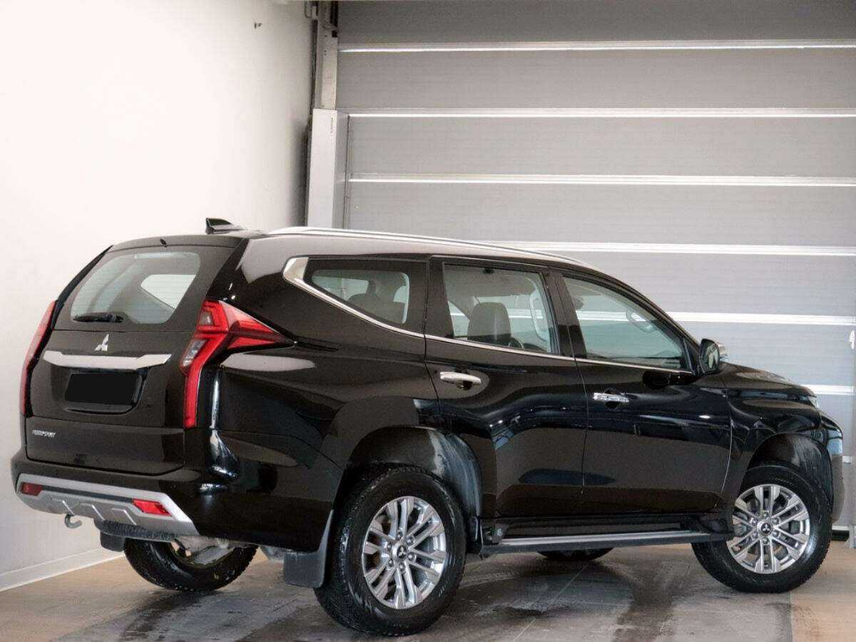 Mitsubishi Pajero Sport с пробегом — 2021 год. Фото: #3
