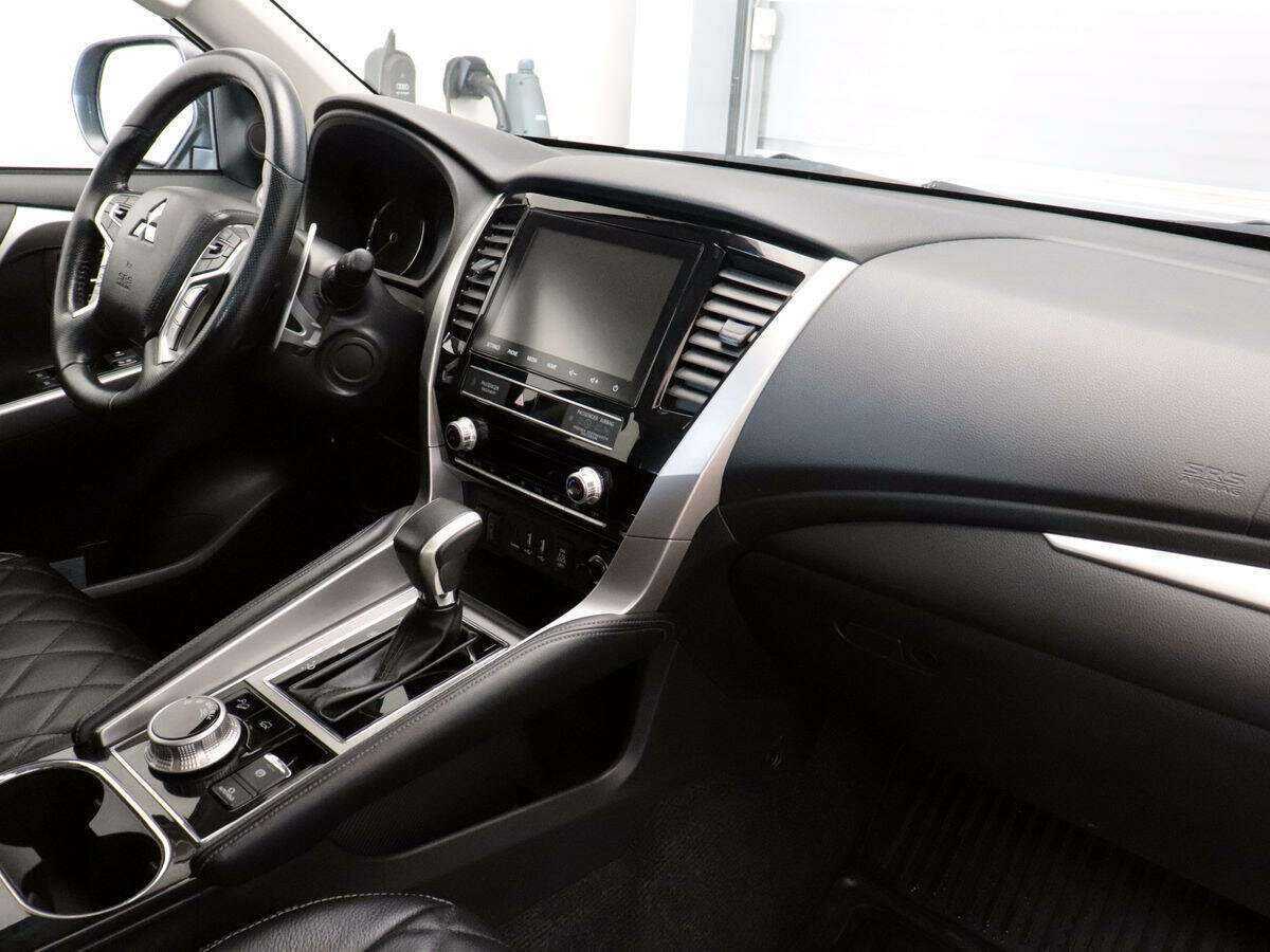 Mitsubishi Pajero Sport с пробегом — 2021 год. Фото: #5