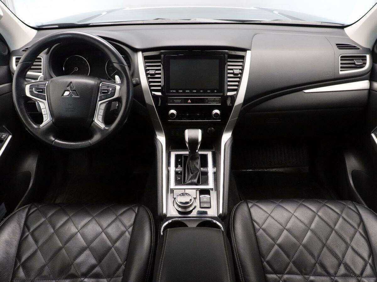 Mitsubishi Pajero Sport с пробегом — 2021 год. Фото: #7
