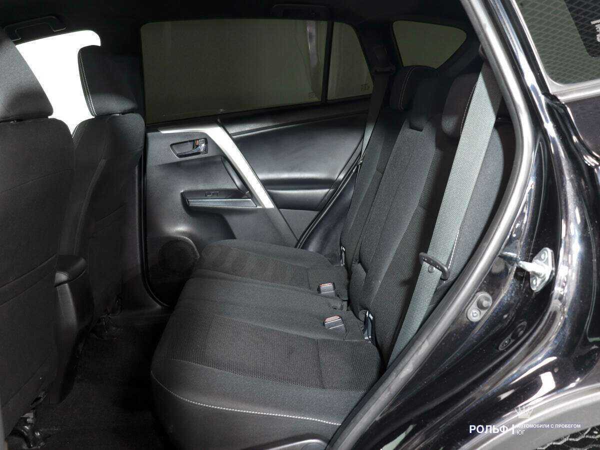 Toyota RAV4 с пробегом — 2019 год. Фото: #8