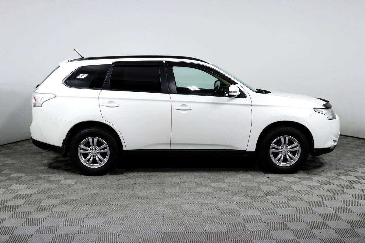 Mitsubishi Outlander с пробегом — 2013 год. Фото: #3