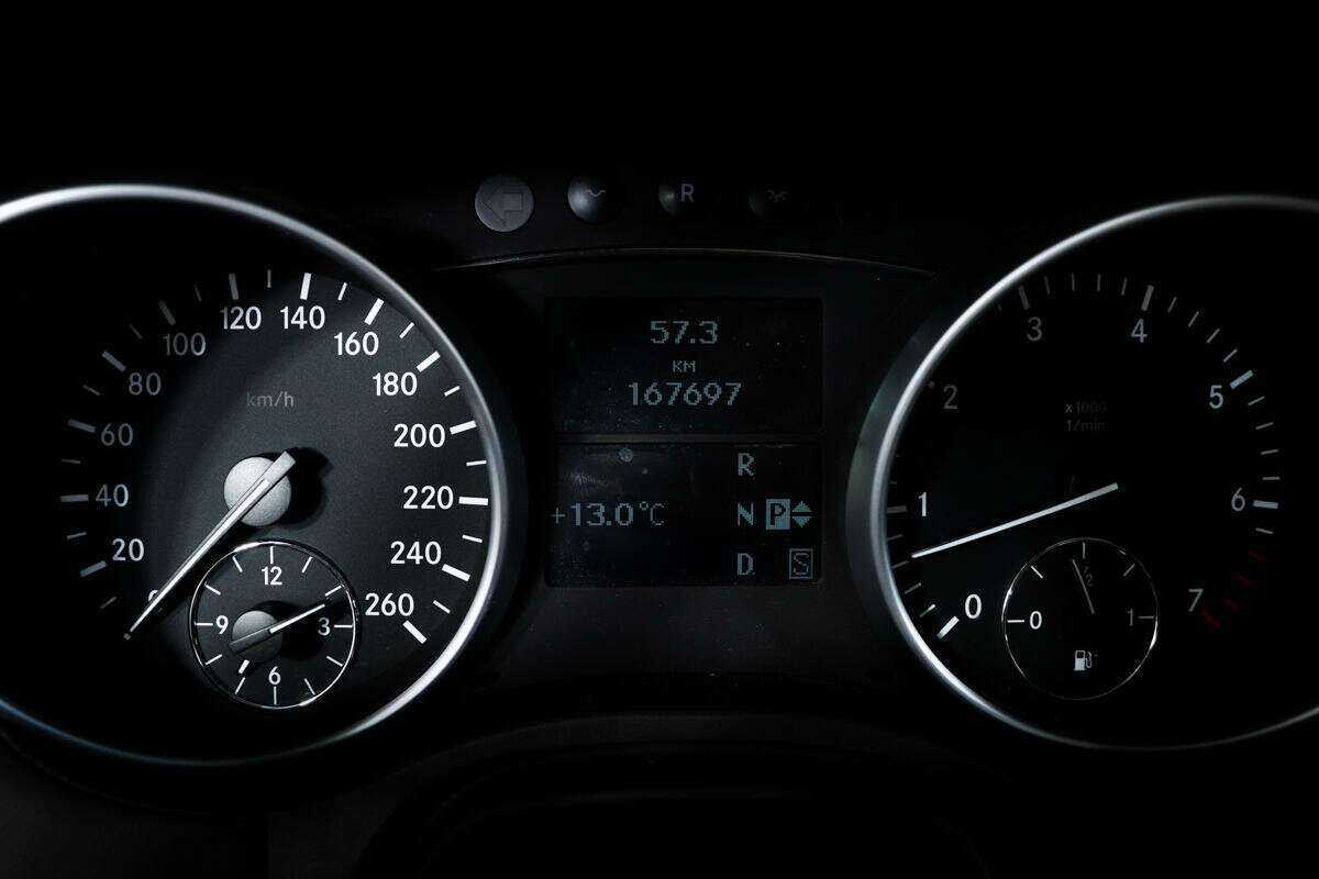 Mercedes-Benz GL-Класс с пробегом — 2007 год. Фото: #9