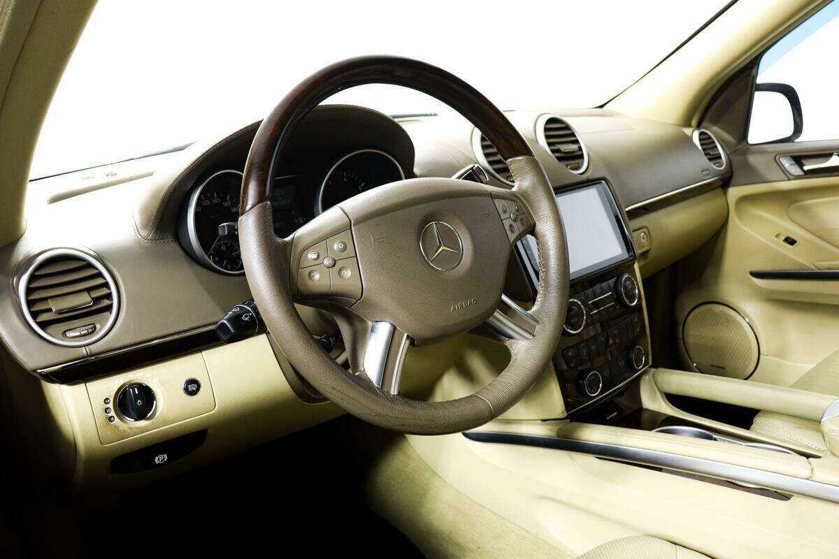 Mercedes-Benz GL-Класс с пробегом — 2007 год. Фото: #12