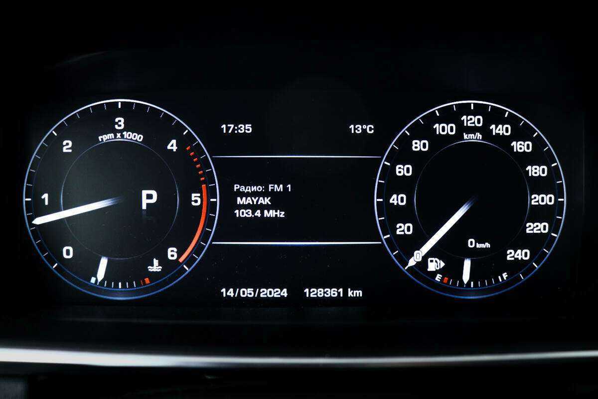 Land Rover Range Rover Sport с пробегом — 2014 год. Фото: #9