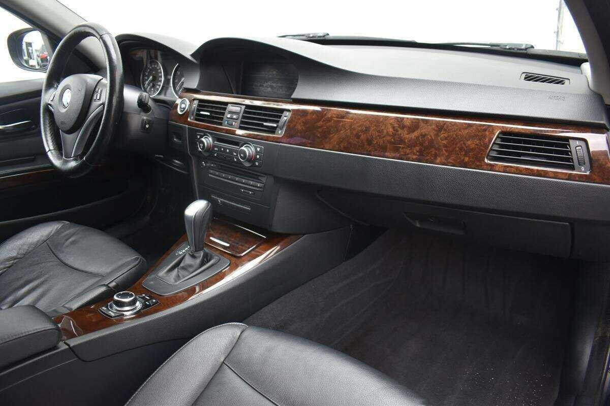 BMW 3 серии с пробегом — 2009 год. Фото: #8