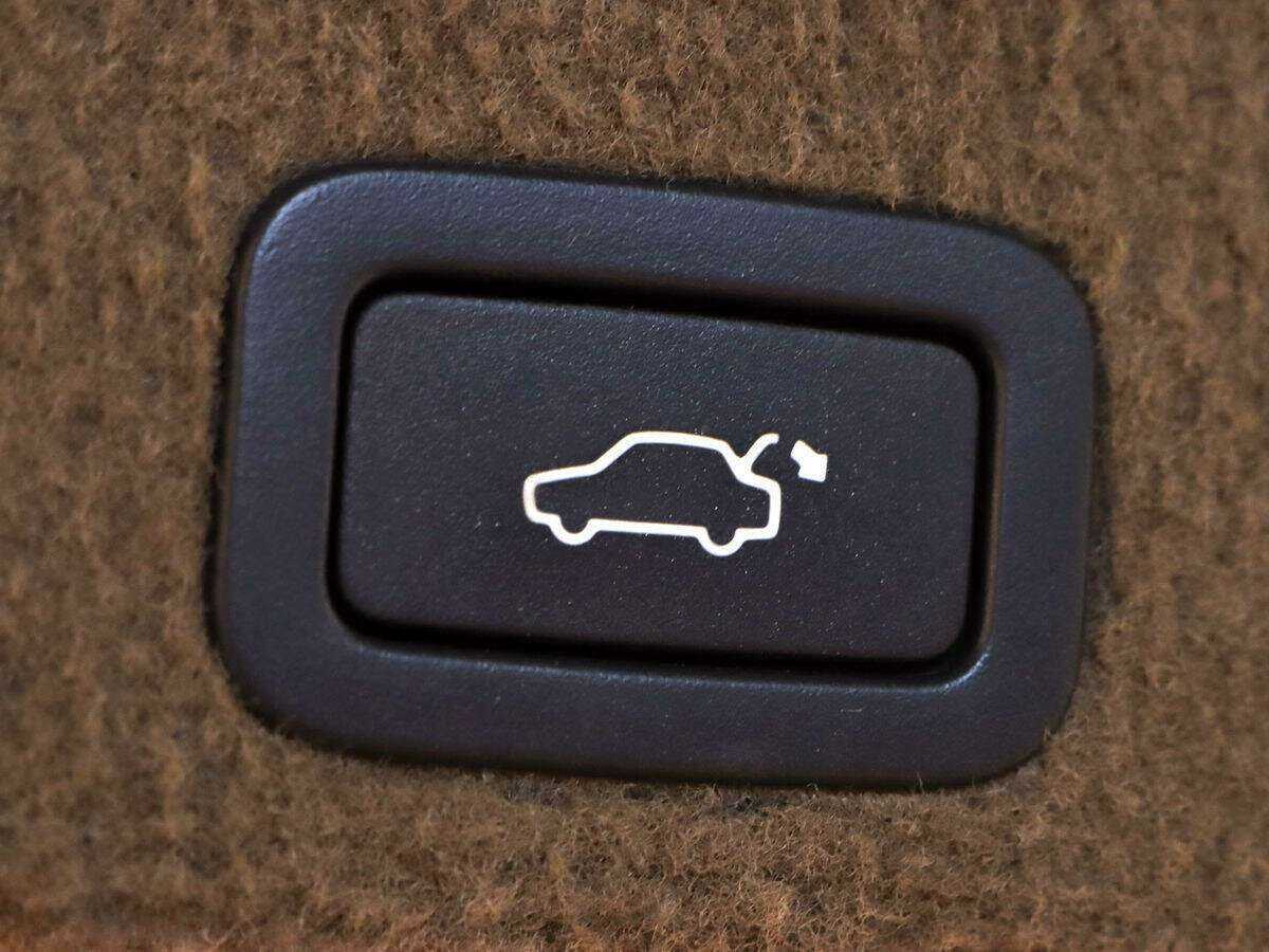 Volvo XC60 с пробегом — 2010 год. Фото: #9