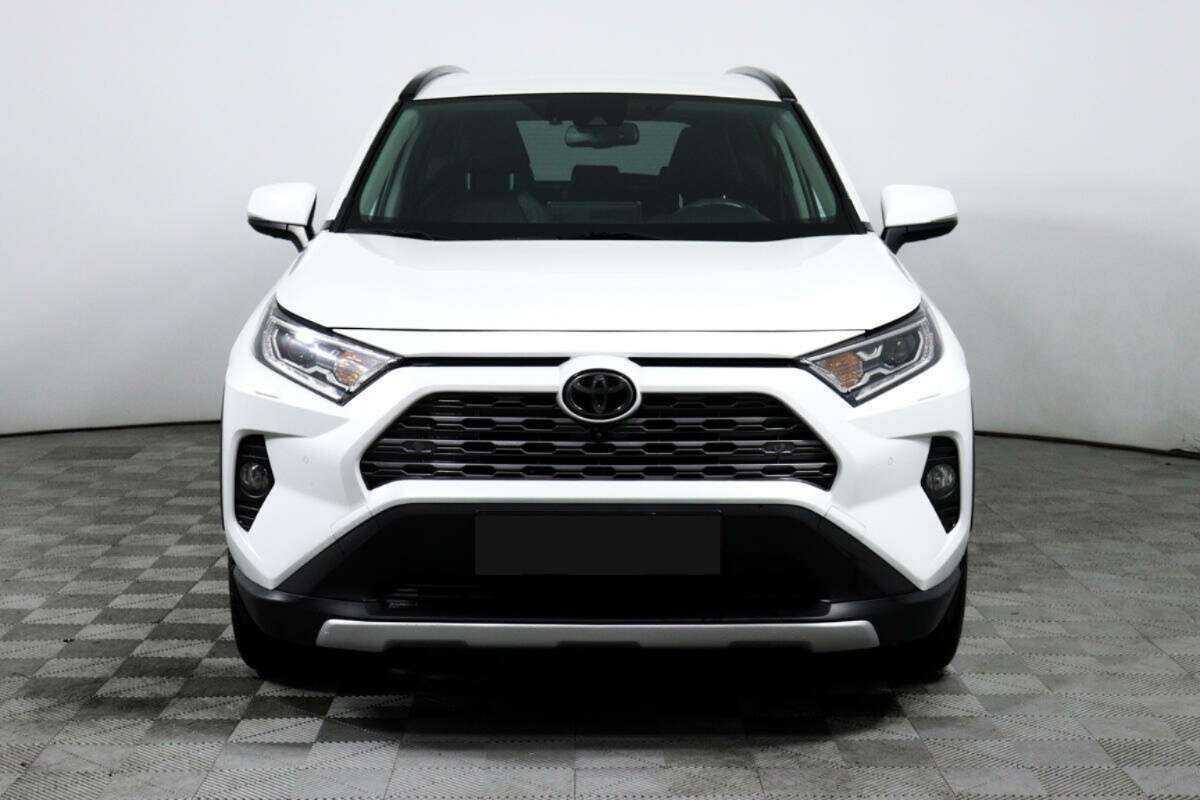 Toyota RAV4 с пробегом — 2020 год. Фото: #1