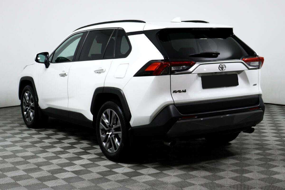 Toyota RAV4 с пробегом — 2020 год. Фото: #6