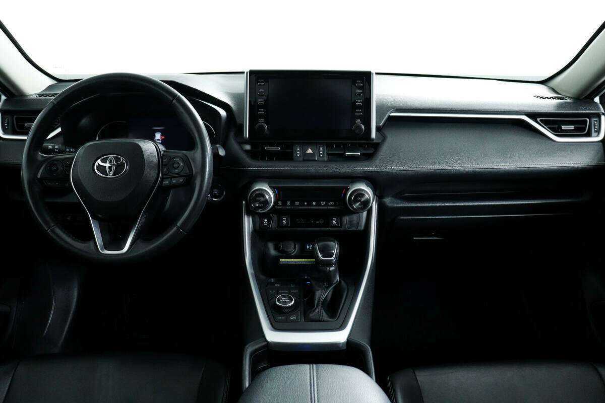 Toyota RAV4 с пробегом — 2020 год. Фото: #10