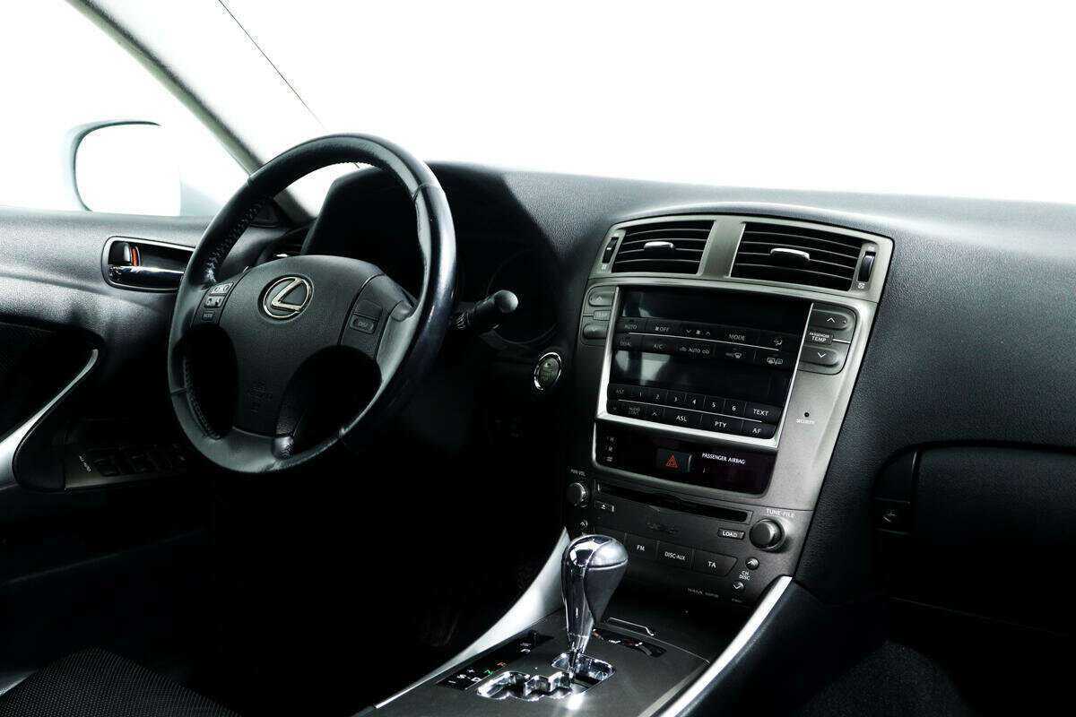Lexus IS с пробегом — 2008 год. Фото: #8