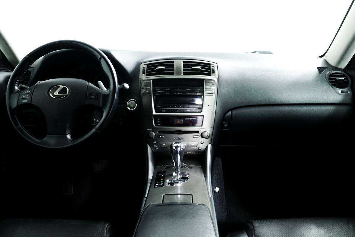 Lexus IS с пробегом — 2008 год. Фото: #10