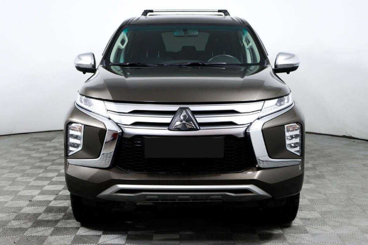 Mitsubishi Montero Sport с пробегом — 2022 год. Фото: #1