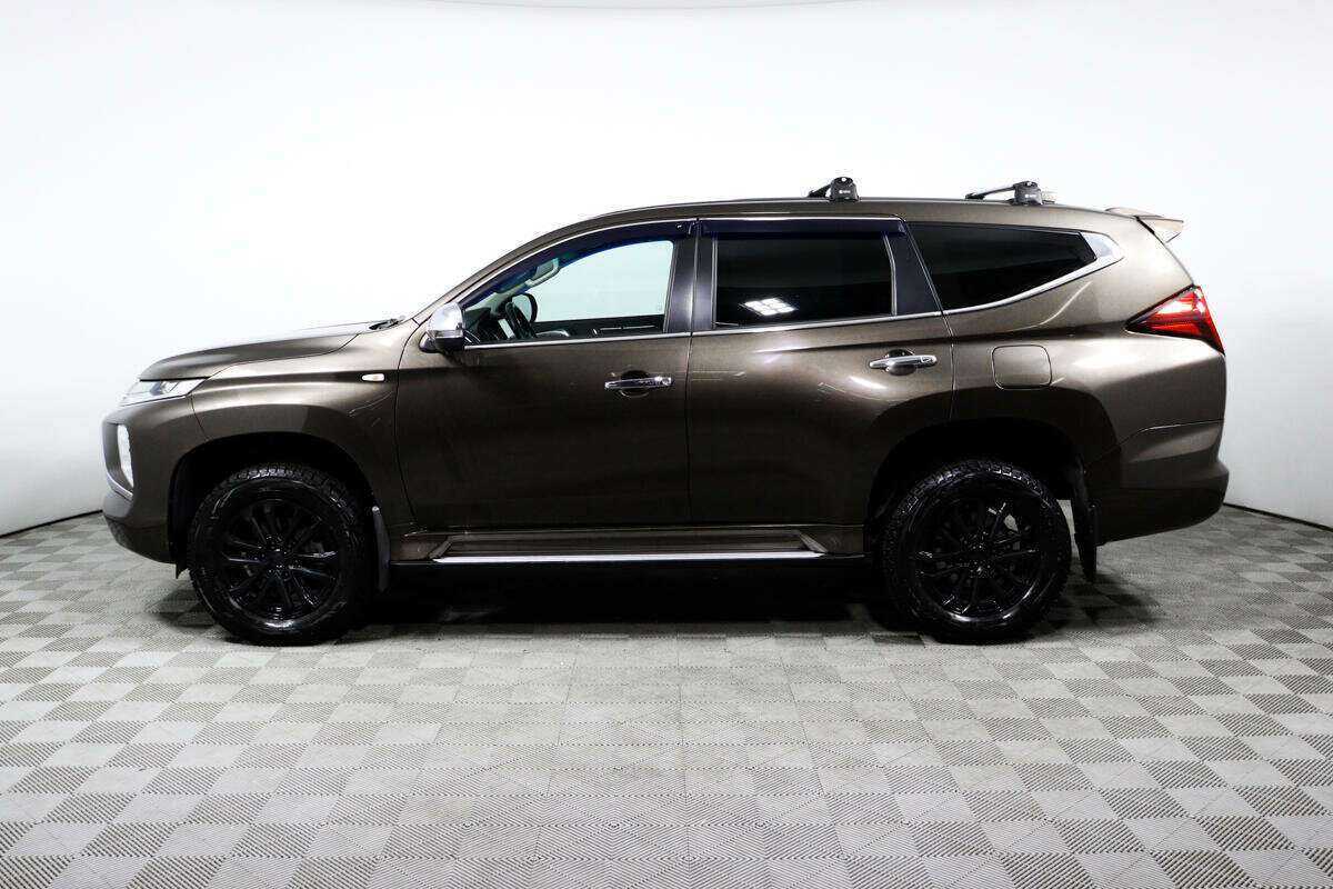 Mitsubishi Montero Sport с пробегом — 2022 год. Фото: #7