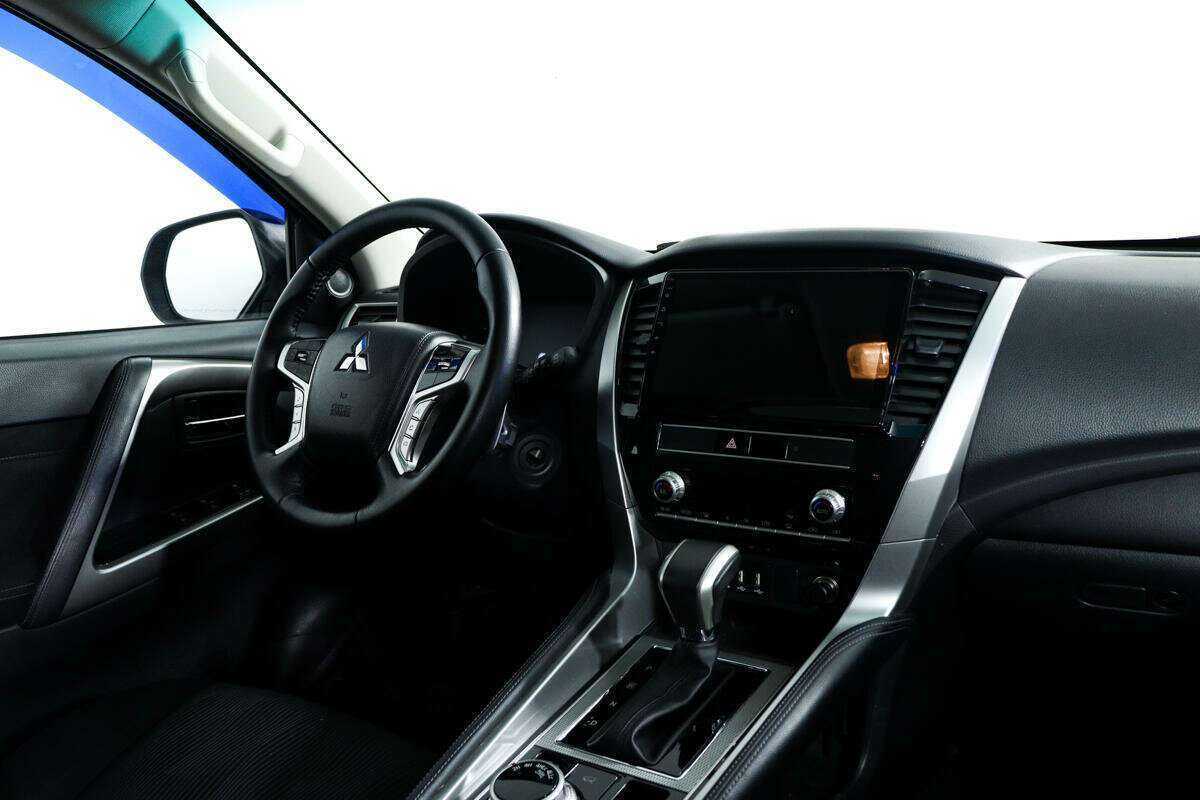 Mitsubishi Montero Sport с пробегом — 2022 год. Фото: #8