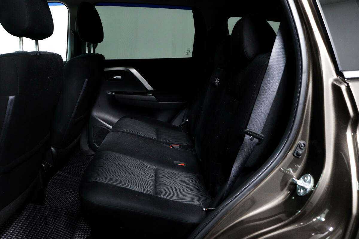 Mitsubishi Montero Sport с пробегом — 2022 год. Фото: #11