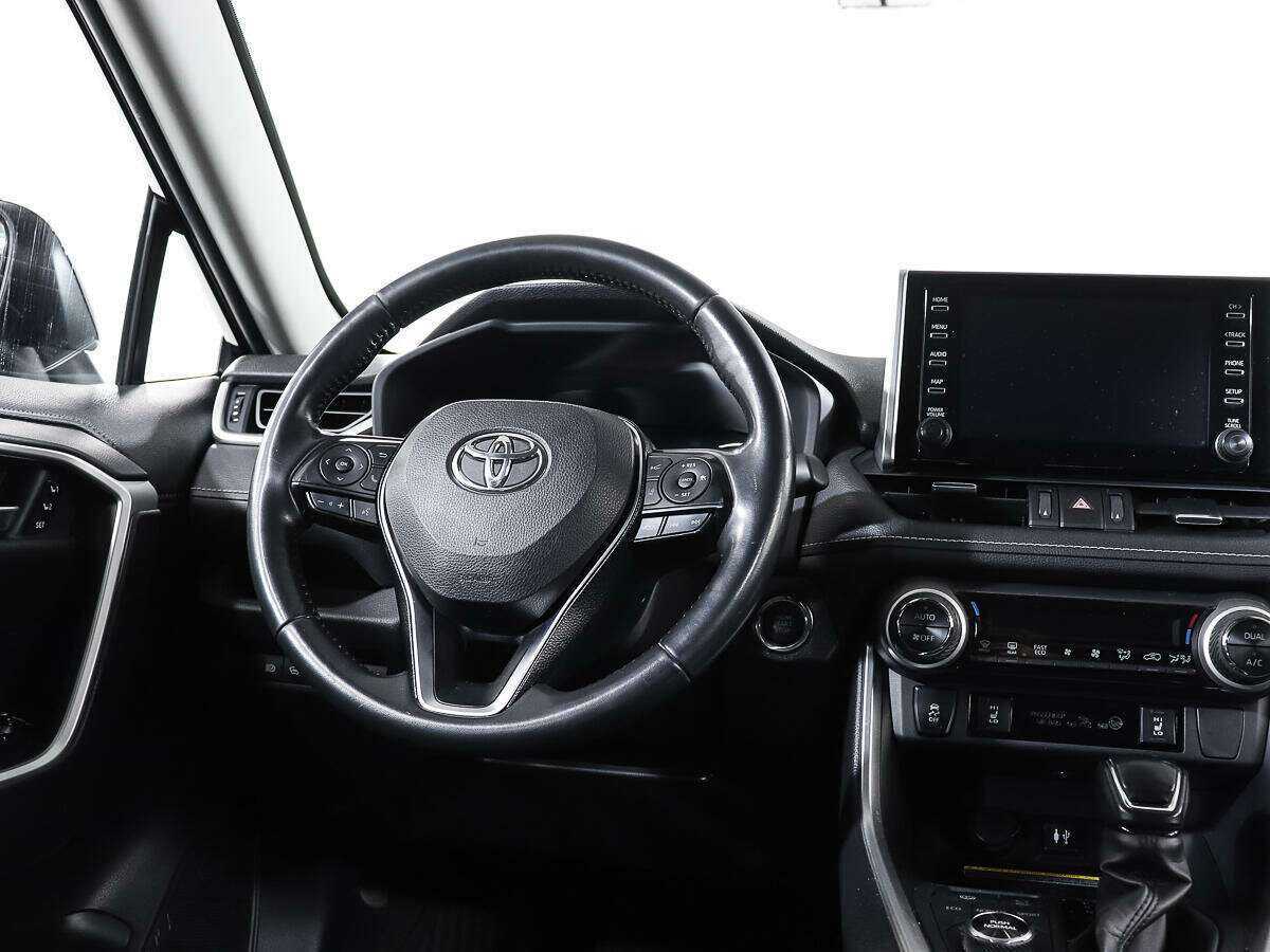 Toyota RAV4 с пробегом — 2019 год. Фото: #13