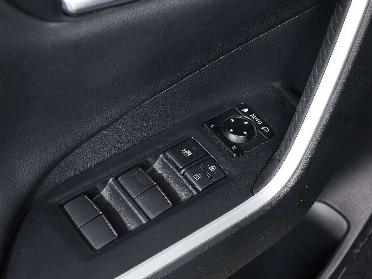 Toyota RAV4 с пробегом — 2019 год. Фото: #16