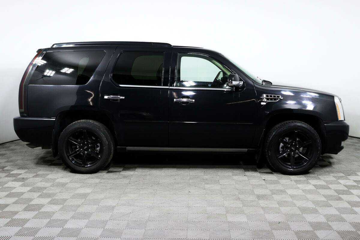 Cadillac Escalade с пробегом — 2012 год. Фото: #3
