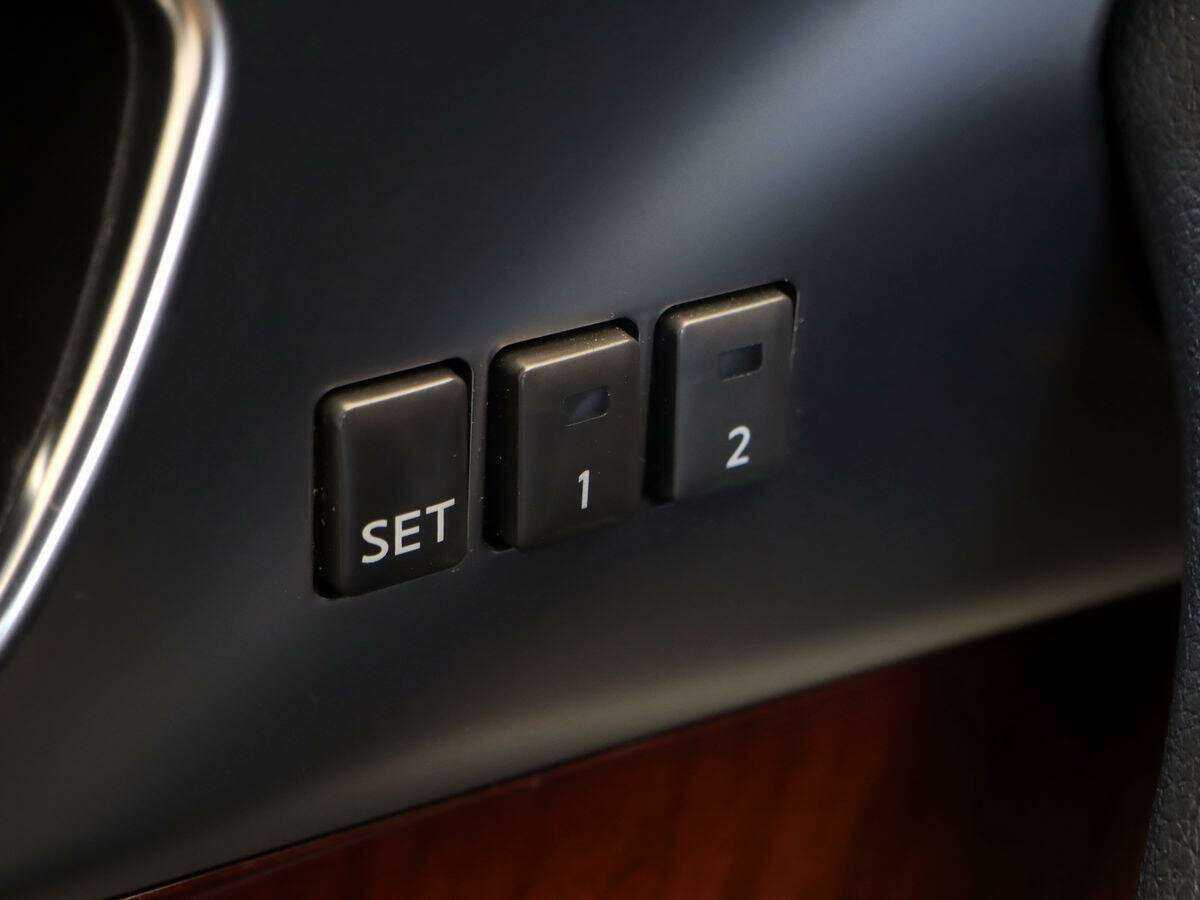 Infiniti FX с пробегом — 2010 год. Фото: #9