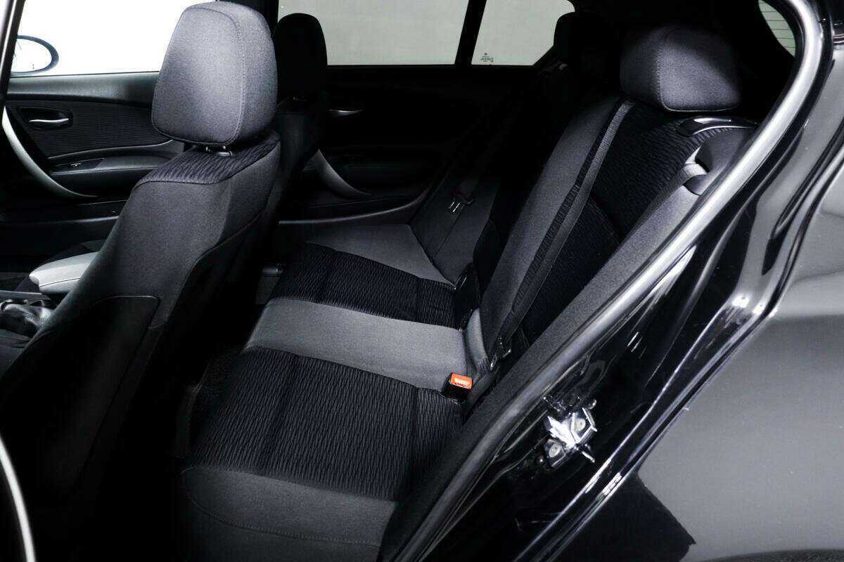 BMW 1 серии с пробегом — 2008 год. Фото: #11