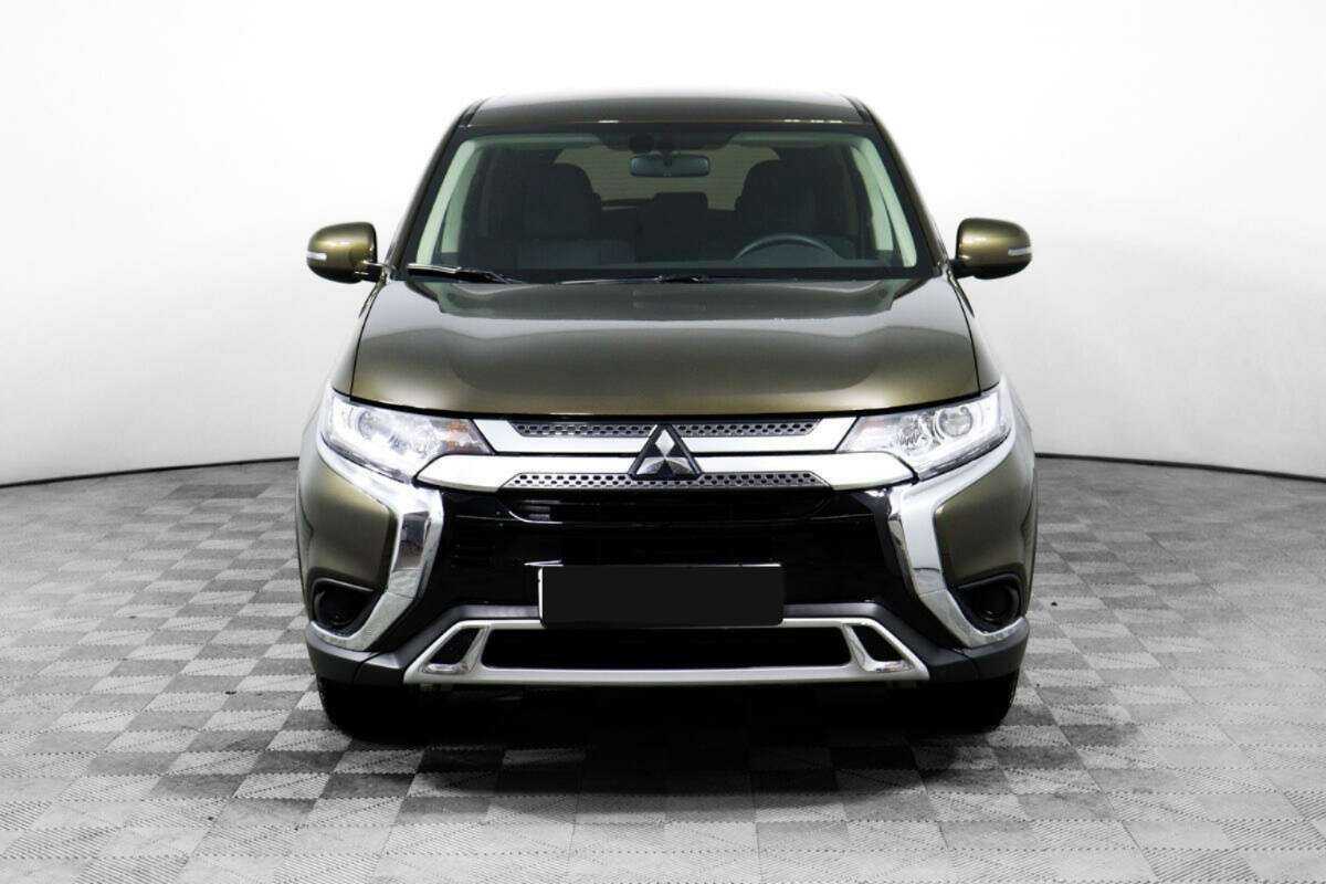 Mitsubishi Outlander с пробегом — 2020 год. Фото: #1