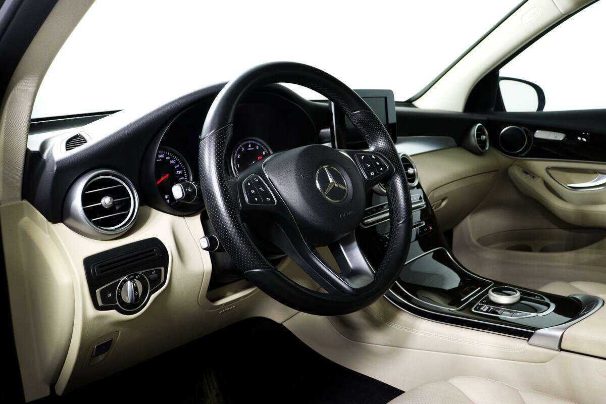 Mercedes-Benz GLC с пробегом — 2016 год. Фото: #12