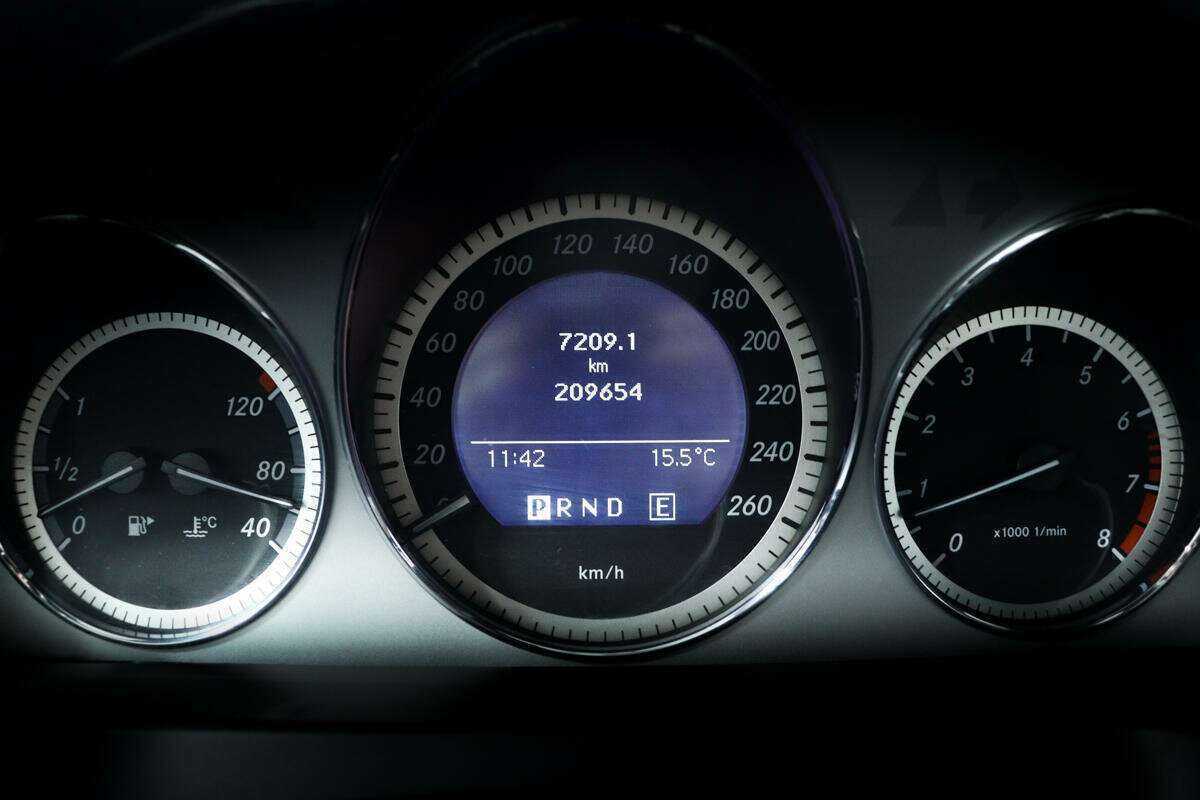 Mercedes-Benz C-Класс с пробегом — 2011 год. Фото: #9