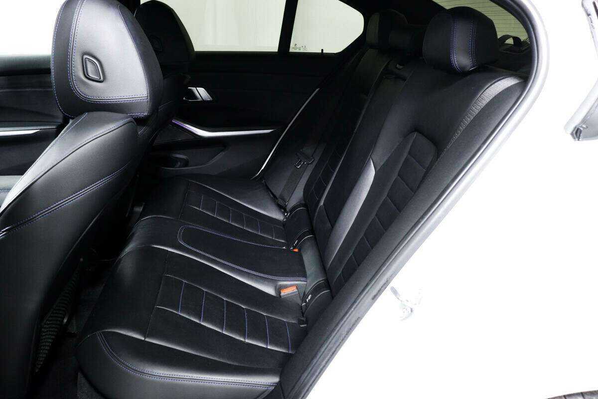 BMW 3 серии с пробегом — 2019 год. Фото: #11