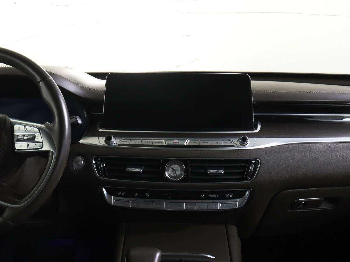 Kia K900 с пробегом — 2019 год. Фото: #13