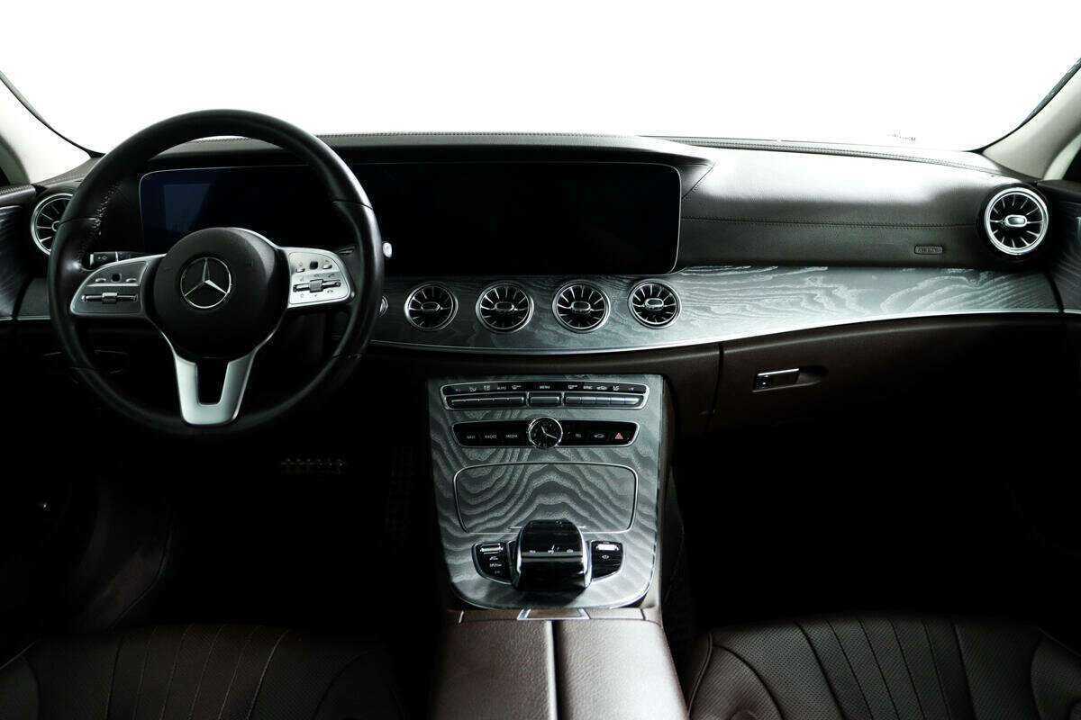 Mercedes-Benz CLS с пробегом — 2019 год. Фото: #10