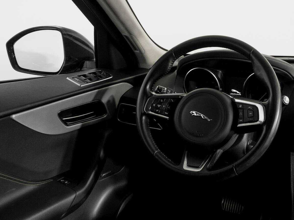 Jaguar F-Pace с пробегом — 2018 год. Фото: #13