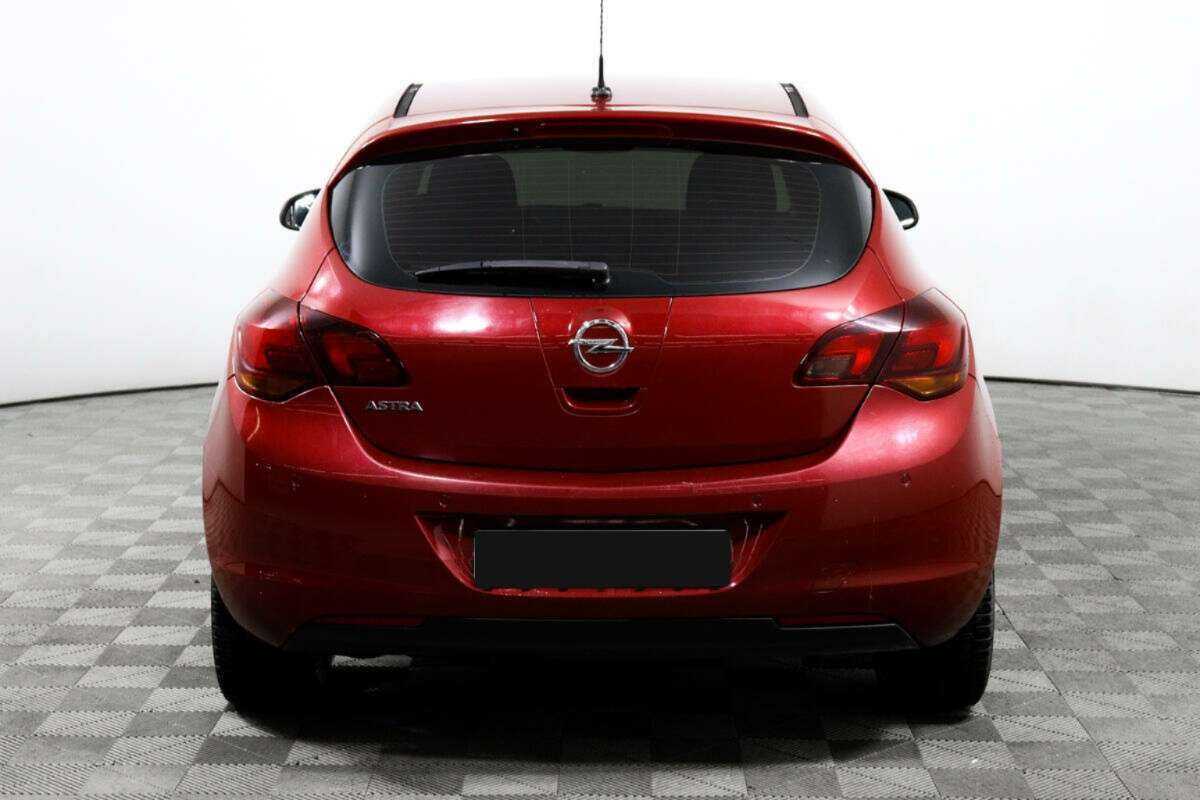 Opel Astra с пробегом — 2011 год. Фото: #5