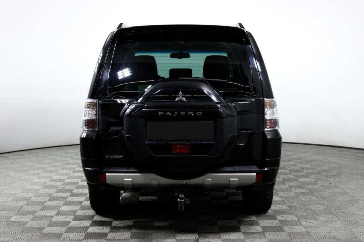 Mitsubishi Pajero с пробегом — 2018 год. Фото: #4