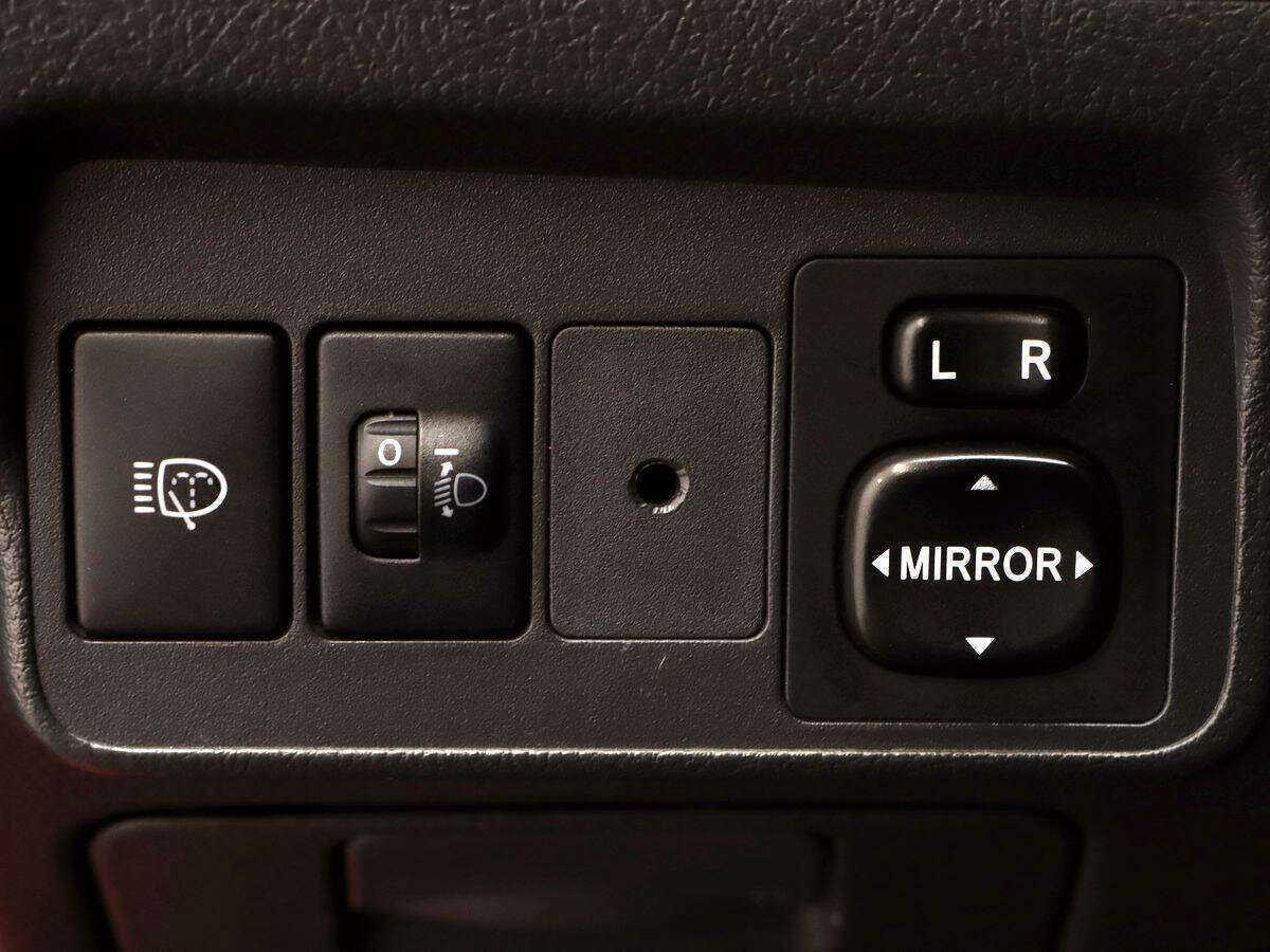 Toyota Corolla с пробегом — 2008 год. Фото: #11