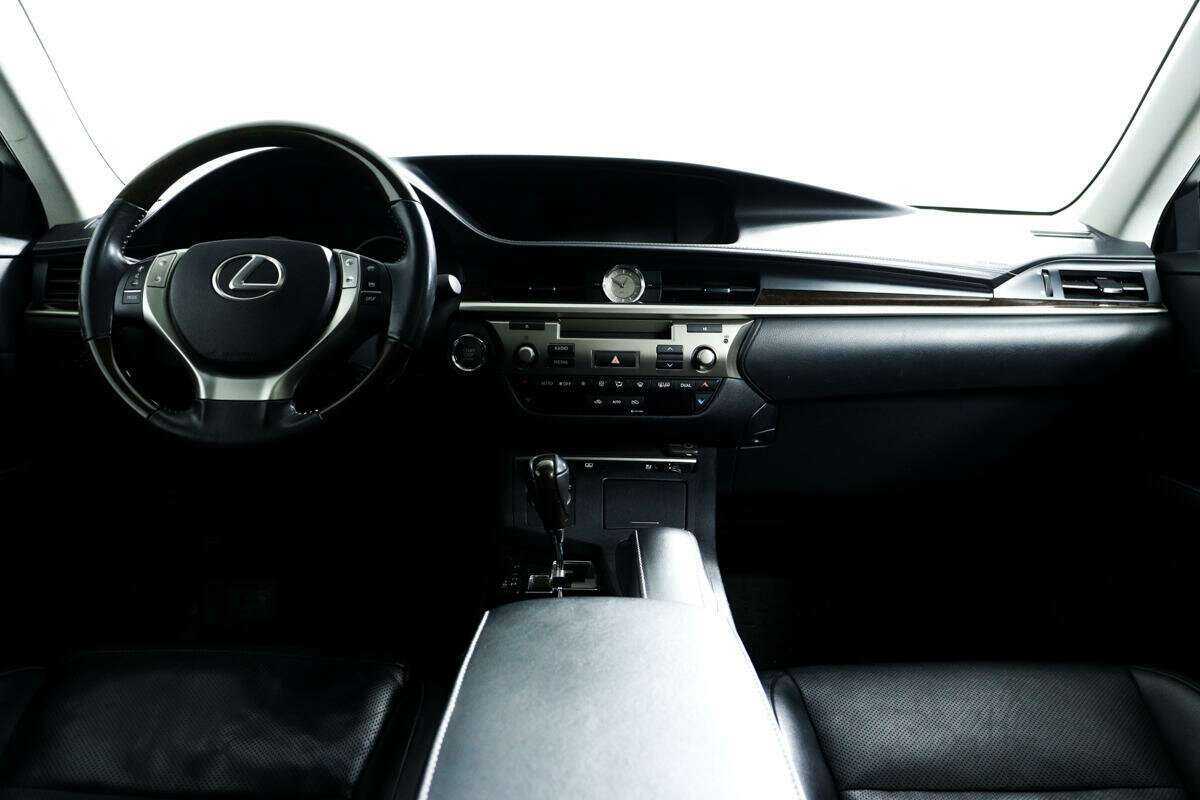 Lexus ES с пробегом — 2013 год. Фото: #10
