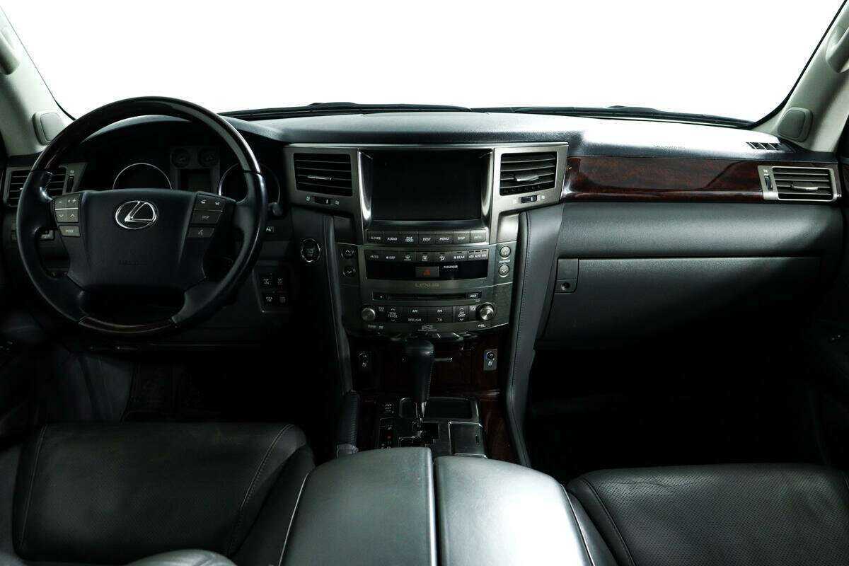 Lexus LX с пробегом — 2008 год. Фото: #10