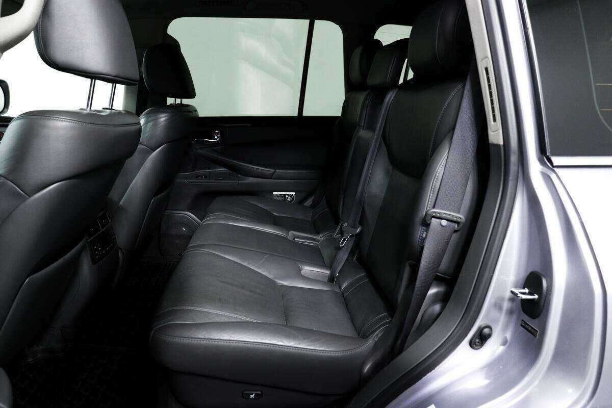 Lexus LX с пробегом — 2008 год. Фото: #11