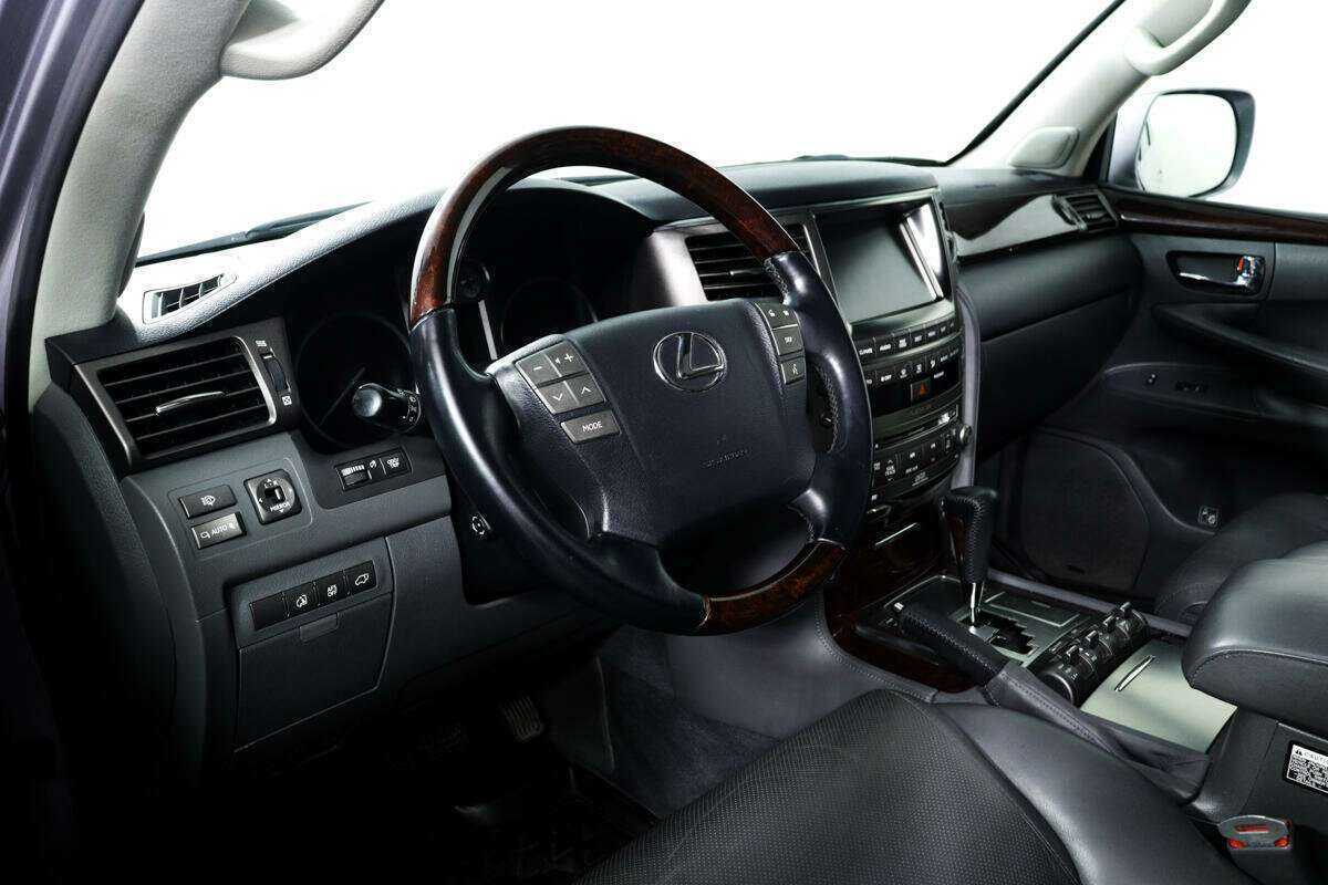 Lexus LX с пробегом — 2008 год. Фото: #12