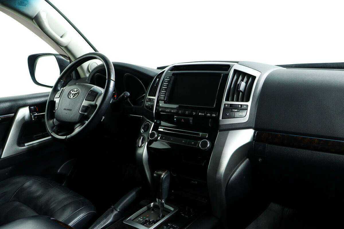 Toyota Land Cruiser с пробегом — 2012 год. Фото: #8